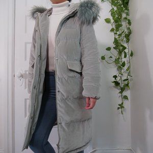 Long Super warm winter voat with beautiful faux fur collar